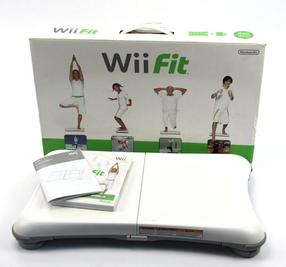 WII FIT GAME AND BALANCE BOARD